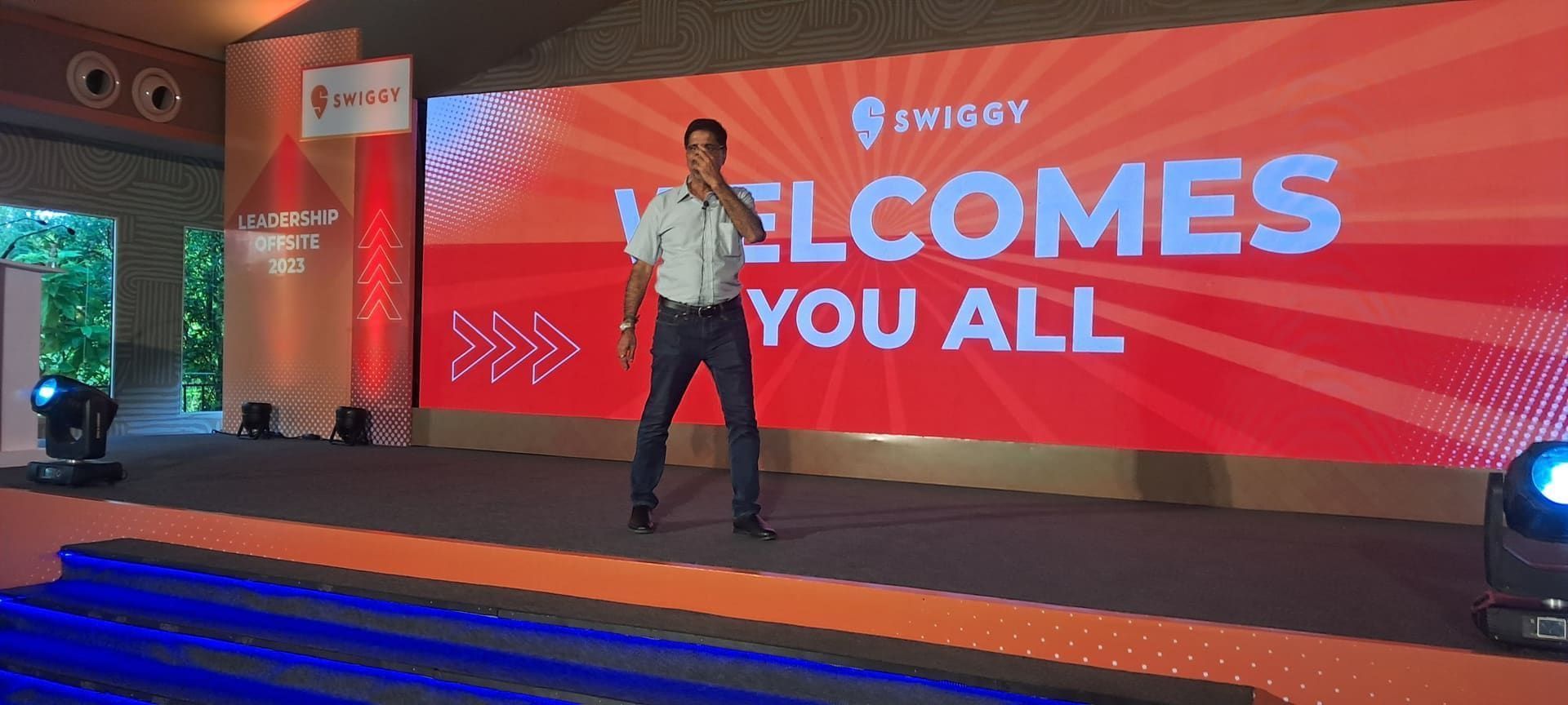 Swiggy Leadership Offsite 2023 stage welcoming attendees